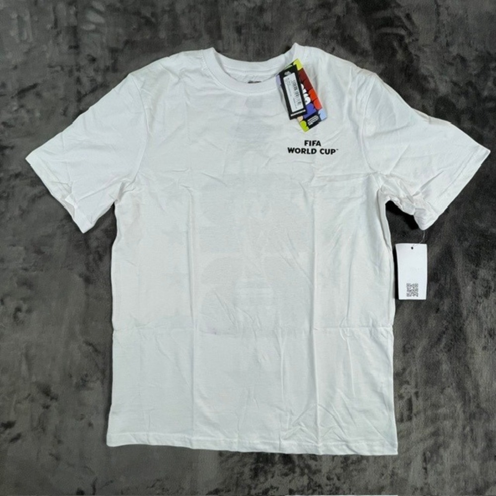 BoohooMAN FIFA World Cup 26 Graphic T-Shirt White Mens Small NWT BMM29288-173-30
